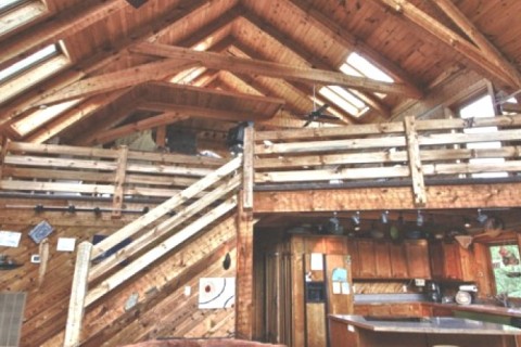 This secluded log cabin sits on top... — photo 9