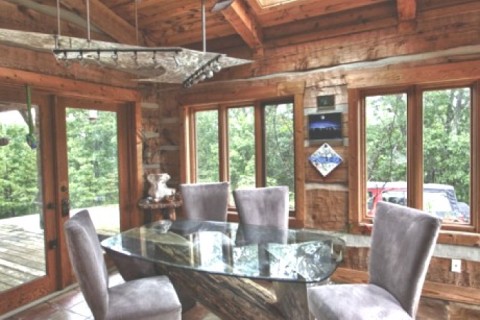 This secluded log cabin sits on top... — photo 13
