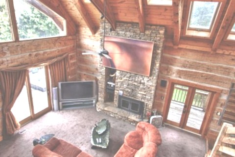 This secluded log cabin sits on top... — photo 20