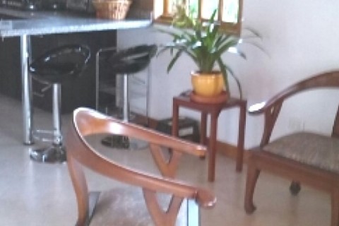 Chalet de madera natural con piscina, jacuzzi y amplios jardines. — photo 10