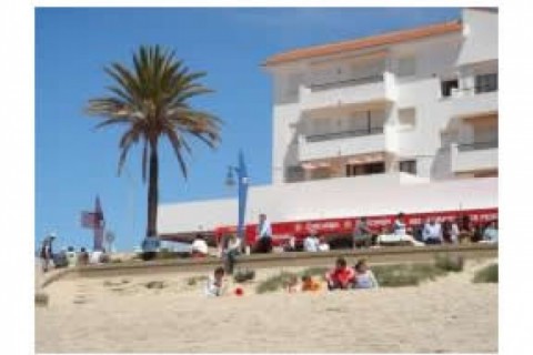 BARROSA. CHICLANA. Apartamento en paseo maritimo de la... — photo 4