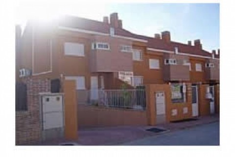 CHALET ADOSADO CERCA DE MADRID TOTA... — photo 2
