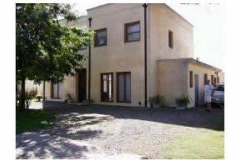 LA CASA TIENE UN PARQUE DE 900 METR... — photo 3