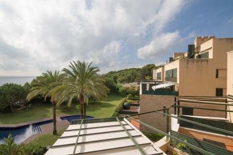 Apartamento de Alto Standing en Primera Línea de Mar. — photo 2