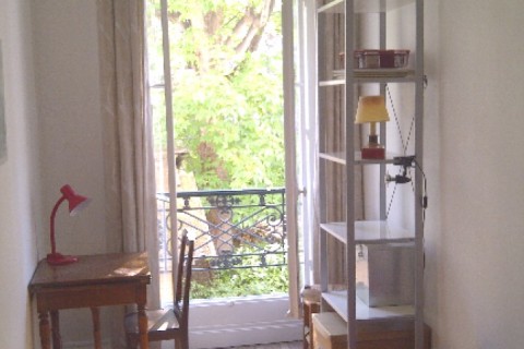 This is a charming 3 bedroom apartment - Paris — photo 12