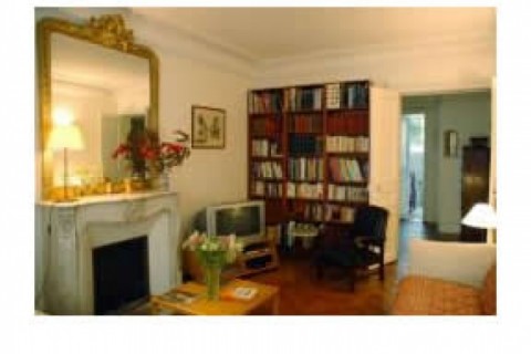 This is a charming 3 bedroom apartment - Paris — photo 19