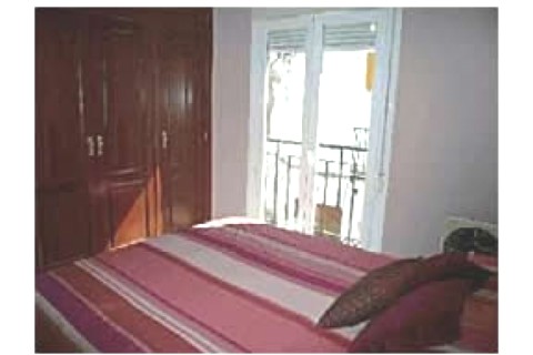 TIENE COCHERA, 3 DORMITORIOS, 2 CUA... — photo 2