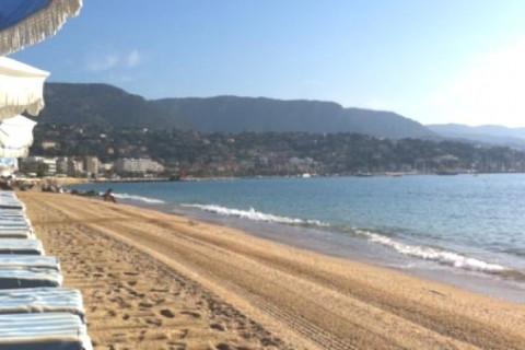 Appartement bord de mer, très belle vue 150m de la plage — photo 2