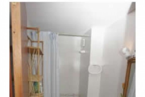 Es un piso situado en una cuarta pl... — photo 3