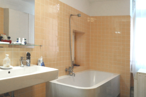 Large neoclassical, calm and sunny flat in the middle of the city — photo 10
