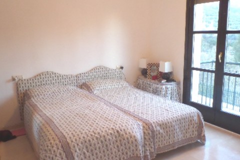 Chalet adosado en urbanización privada. — photo 23