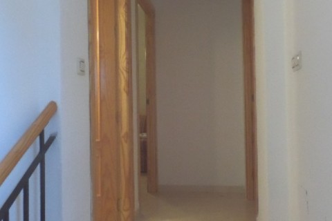 Chalet adosado en urbanización privada. — photo 29