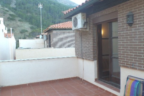 Chalet adosado en urbanización privada. — photo 38