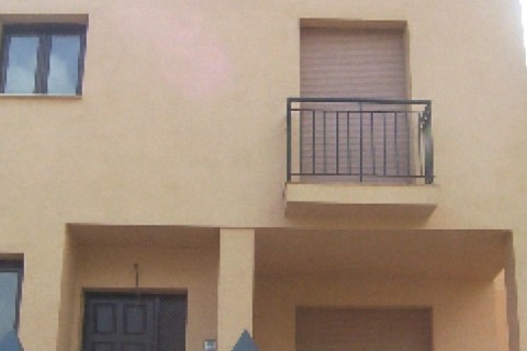 Chalet adosado en urbanización privada. — photo 4