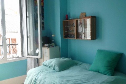 Paris à 5mn - Maison avec jardin calme 5mn du métro, pour 9 personnes max. / Suis intéressée par toutes destinations - vacances scolaires - nous sommes 3 mais voyageons avec des amis ou famille proche — photo 2