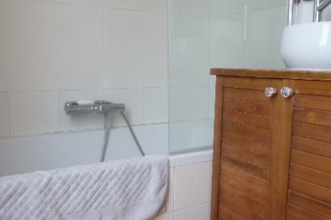 Paris à 5mn - Maison avec jardin calme 5mn du métro, pour 9 personnes max. / Suis intéressée par toutes destinations - vacances scolaires - nous sommes 3 mais voyageons avec des amis ou famille proche — photo 4