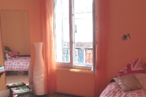 Paris à 5mn - Maison avec jardin calme 5mn du métro, pour 9 personnes max. / Suis intéressée par toutes destinations - vacances scolaires - nous sommes 3 mais voyageons avec des amis ou famille proche — photo 7