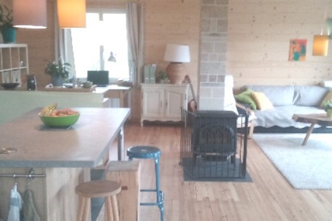 Lumière et nature dans un chalet douillet — photo 3